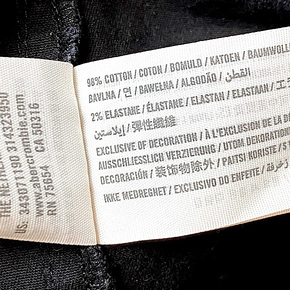 HOLLISTER • Black Mini Denim Utility Cargo Skirt • Size Medium • Built-in Belt - Picture 10 of 12